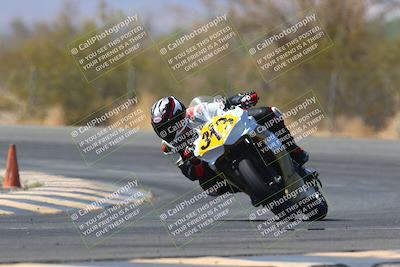 media/Apr-17-2022-CVMA (Sun) [[f474cfa795]]/Race 14 500 Supersport-350 Supersport (Holeshot)/